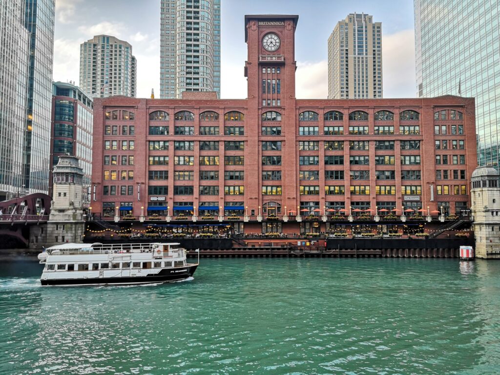 Getting a tattoo license in Illinois